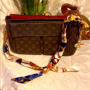 Louis Vuitton Vintage GM Clutch, shoulder Bag